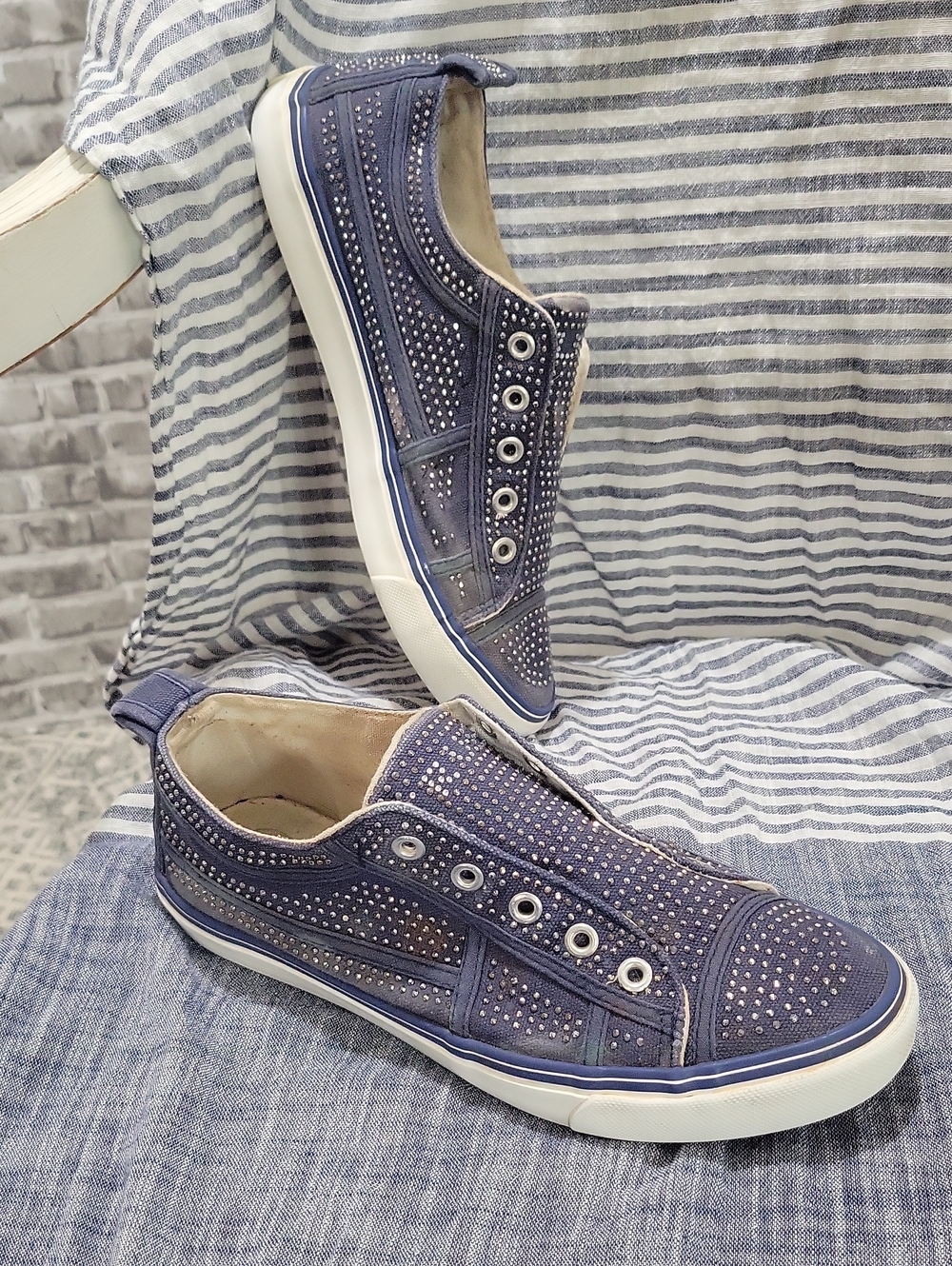 True Religion Womens Navy Studded Slip-On Sneakers Size 8